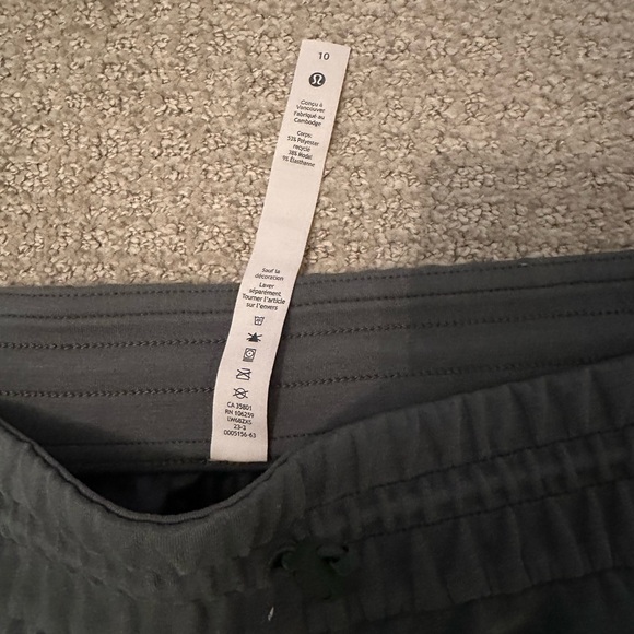 Lululemon softstream HR crop lounge pants - Picture 2 of 6